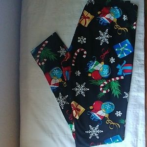 Christmas Leggings fits size 4-8
